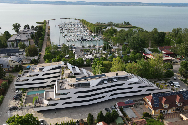 marina-1389368C7B-0A98-CDBB-6C0C-28EE85F3B382.jpg
